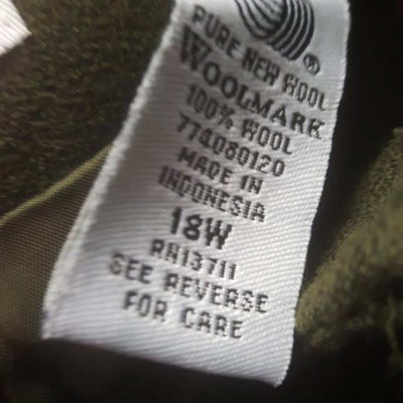 LORD & TAYLORS LADIES 3 PIECE WOOL SUIT - Picture 4 of 6